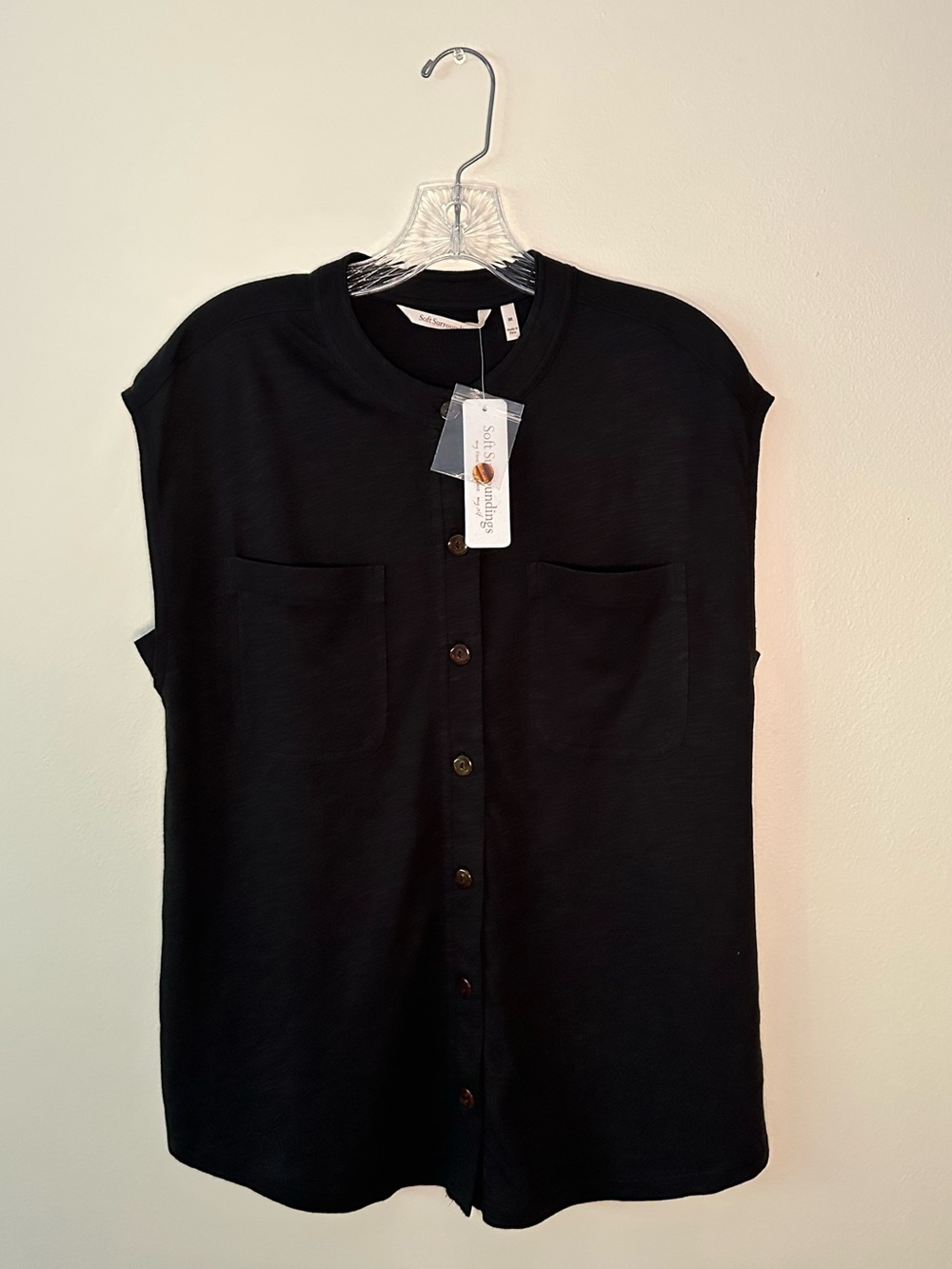 Soft Surroundings medium Alora bknit top, button up front with pockets. NWT
